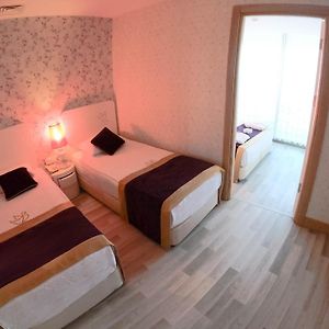 Familien-Zimmer mit Kingsize-Bett
